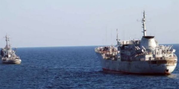 Корабль ВМС Украины без предупреждения направлялся в сторону Керченского пролива