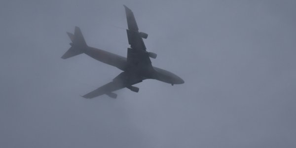 Штормовое предупреждение в Сочи: 13 самолетов ушли на запасной аэродром в Минводы