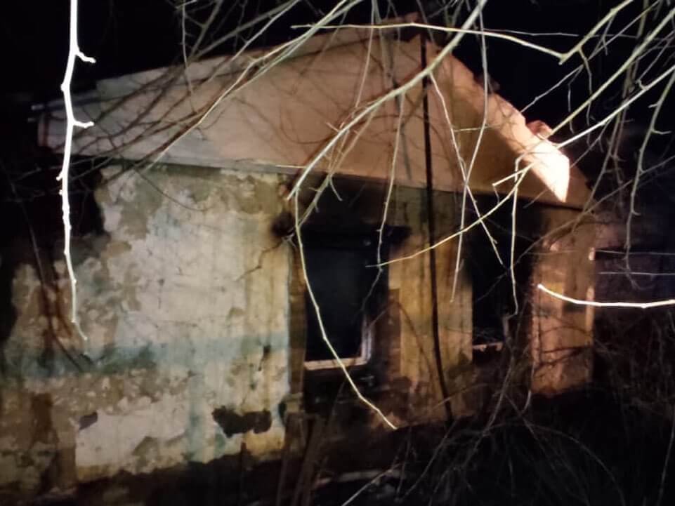 В Анапе во время пожара в частном доме погибла женщина