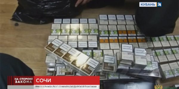 Краснодарские таможенники обнаружили в машине тайники с 400 пачками сигарет