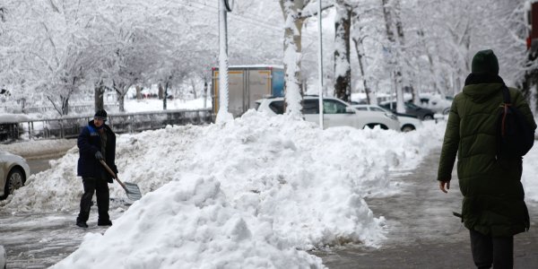 Непогода на Кубани: рекордное количество снега и проблемы с транспортом
