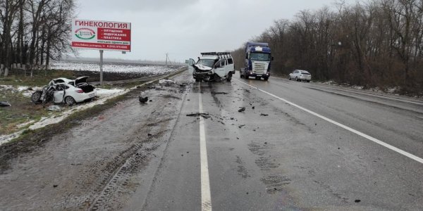 В Динском районе в ДТП погибли мужчина и женщина