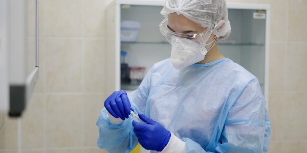 На Кубани впервые за сутки зарегистрировали 1020 новых случаев коронавируса