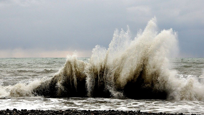Эксперт: Черное море в Краснодарском крае этим летом слабо прогрелось из-за штормов