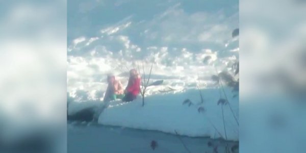 Краснодарские спасатели провели беседу с детьми о безопасности на льду