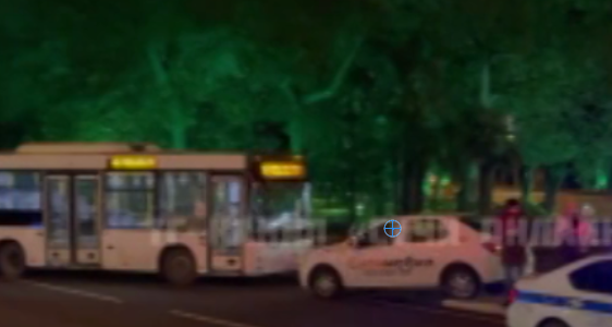 В Сочи столкнулись автобус и машина такси