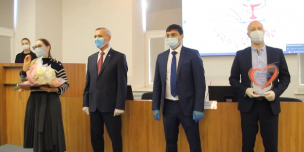 В Краснодаре студентов-медиков поощрили за помощь в пандемию