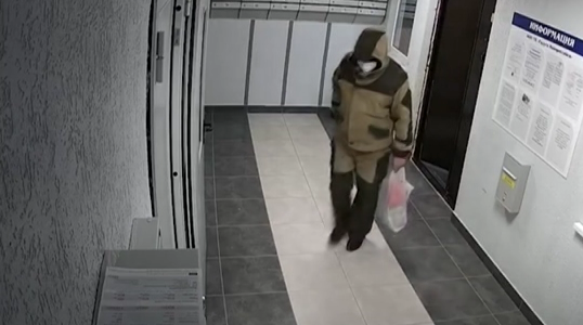 В Новороссийске жильцы дома ищут мстителя, разливающего экскременты в подъезде