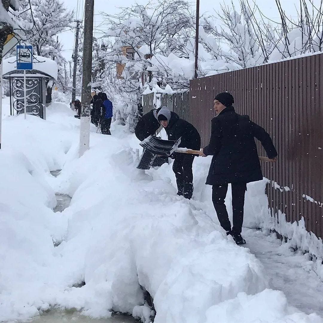 Кондратьев поблагодарил коммунальные службы и активистов за расчистку снега