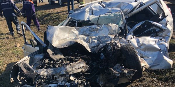 В Белореченском районе столкнулись маршрутка и «Лада», водитель легковушки погиб
