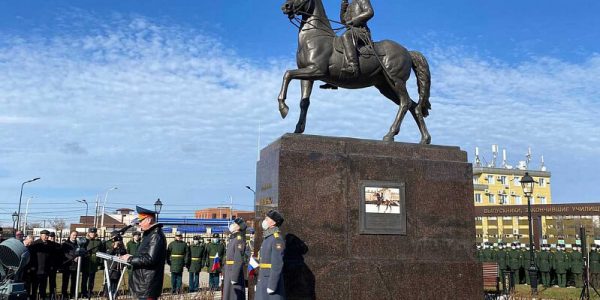 В Краснодарском высшем военном училище открыли памятник генералу Штеменко