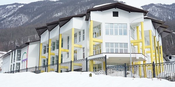 В Сочи завершили строительство школы и детского сада в Красной Поляне