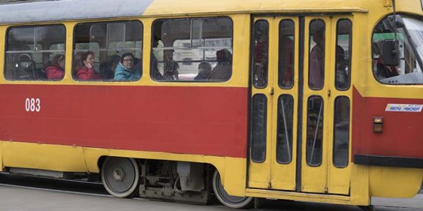 В Краснодаре в районе улиц Северной и Садовой приостановили движение трамваев