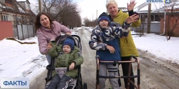 Фонд «Край добра» собирает средства на лечение Егора и Димы Ждановых
