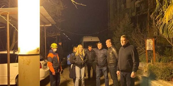 В Сочи из поврежденной многоэтажки эвакуировали жильцов еще двух подъездов