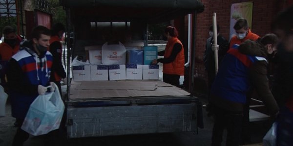 В Армавире волонтеры доставили вещи первой необходимости в ковидный госпиталь