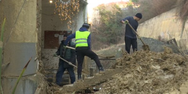 В Сочи прокуратура начала проверку после схода оползня на жилой дом