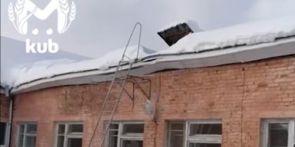 На Кубани из центра реабилитации из-за деформации крыши эвакуировали 28 детей