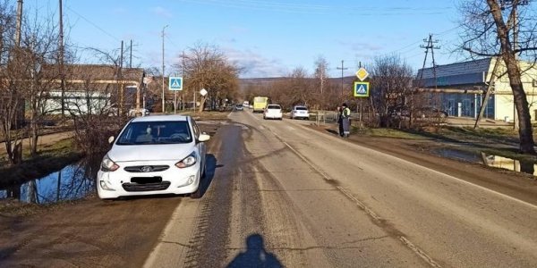 На Кубани водитель иномарки сбил на пешеходном переходе 8-летнюю девочку