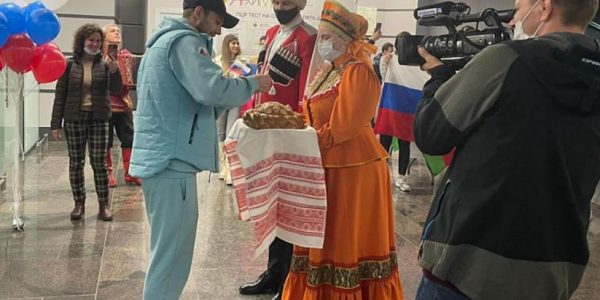 В аэропорту Сочи встретили кубанского керлингиста, вернувшегося с Олимпиады