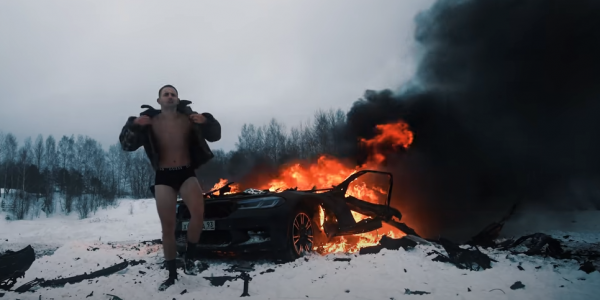 Блогер Михаил Литвин в новом ролике сжег BMW за 10 млн рублей из Краснодара