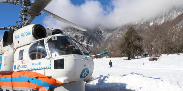 В Краснодарском крае с горы Большой Тхач вертолетом эвакуировали троих туристов
