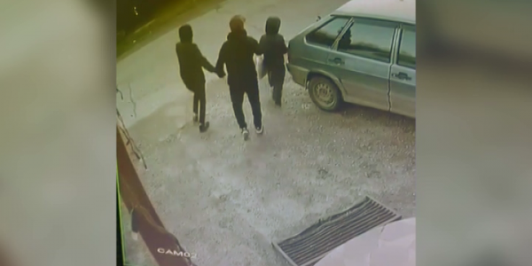 В Краснодаре полиция ищет мужчин, которые пытались похитить ребенка