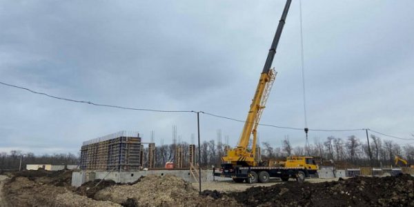 В Динском районе строительство учебного центра «Авангард» завершат осенью
