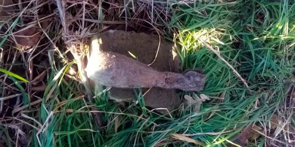 В Крымском районе на грунтовой дороге обнаружили минометную мину времен войны