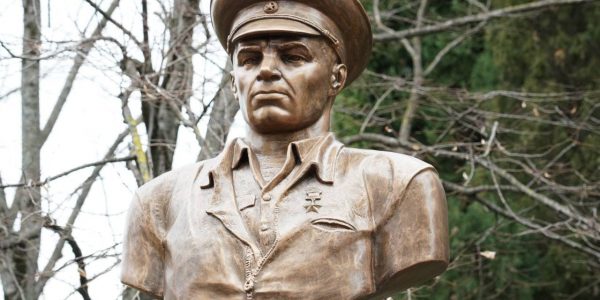 В Сочи установили памятник Герою Советского Союза Василию Маргелову