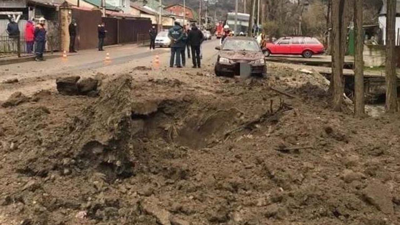 В Туапсе из-за аварии на газопроводе серьезно повредилась дорога - 21  февраля, 2022 Все новости, Происшествия «Кубань 24»