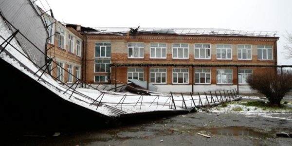 В Кавказском районе учеников пострадавшей от урагана школы перевели на удаленку. «Факты»