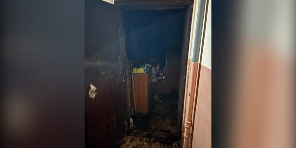 В Краснодаре во время пожара в многоквартирном доме погибла 68-летняя женщина