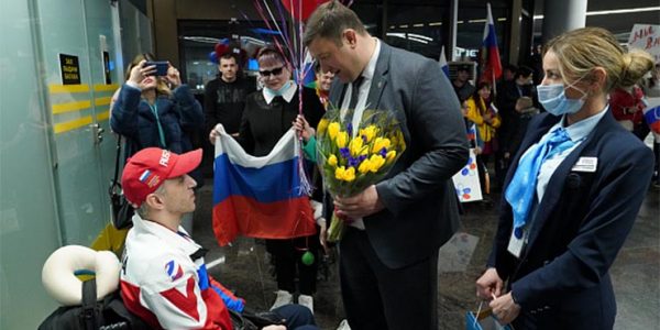 В Сочи встретили серебряного призера альтернативной Паралимпиады-2022