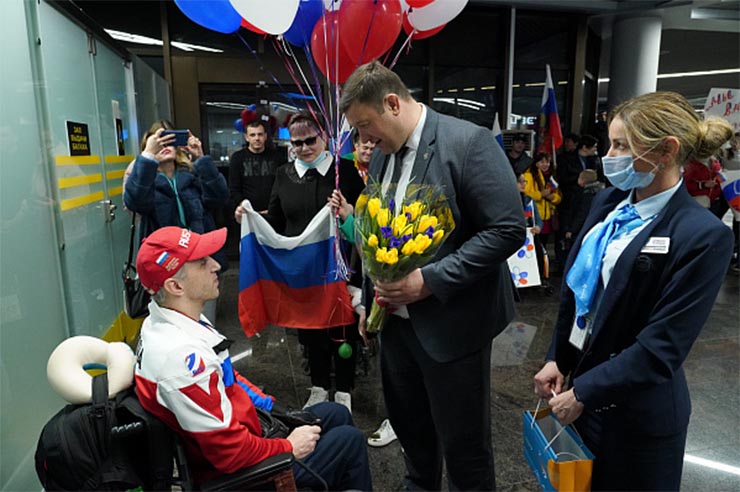 В Сочи встретили серебряного призера альтернативной Паралимпиады-2022