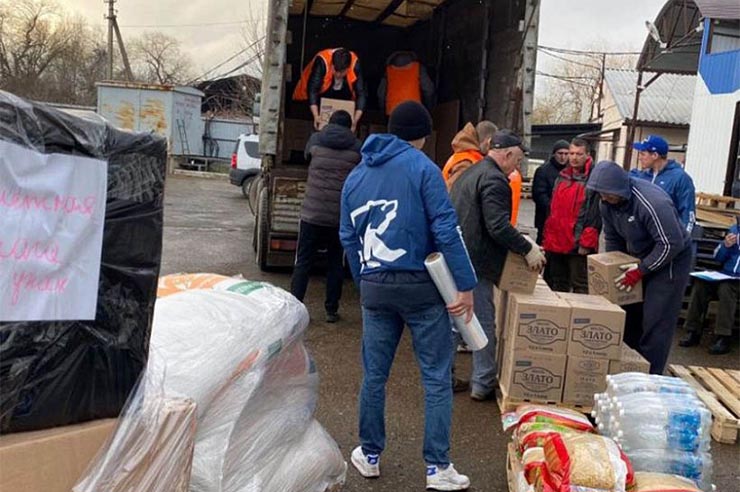 На Кубани открыто 52 пункта сбора гуманитарной помощи для жителей ДНР и ЛНР