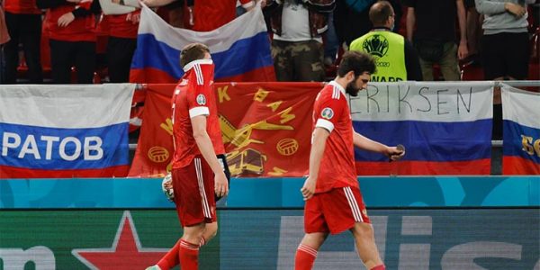 ФИФА и УЕФА отстранили сборную РФ по футболу от участия в международных соревнованиях