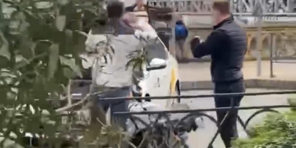 В Сочи такси столкнулось с мотоциклом