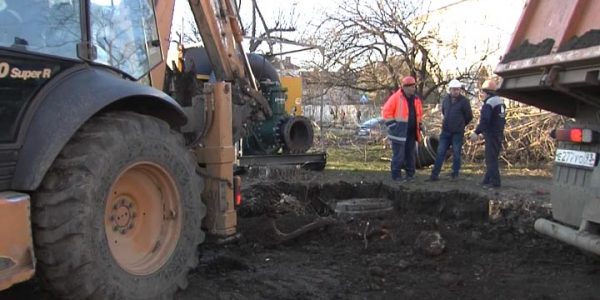 В Апшеронском районе без воды остались 50 тыс. жителей