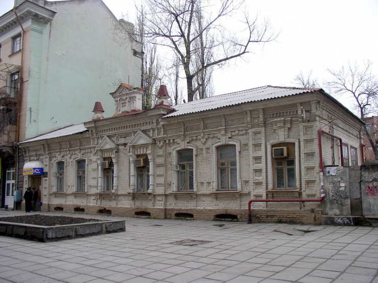 В центре Краснодара отремонтируют памятник архитектуры начала XX века
