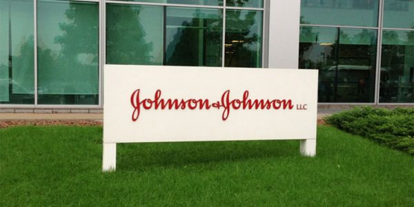 Компания Johnson & Johnson приостановит поставки средств личной гигиены в Россию