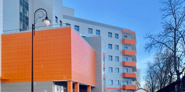 В Краснодаре новый лечебный корпус детской краевой больницы готов на 95%