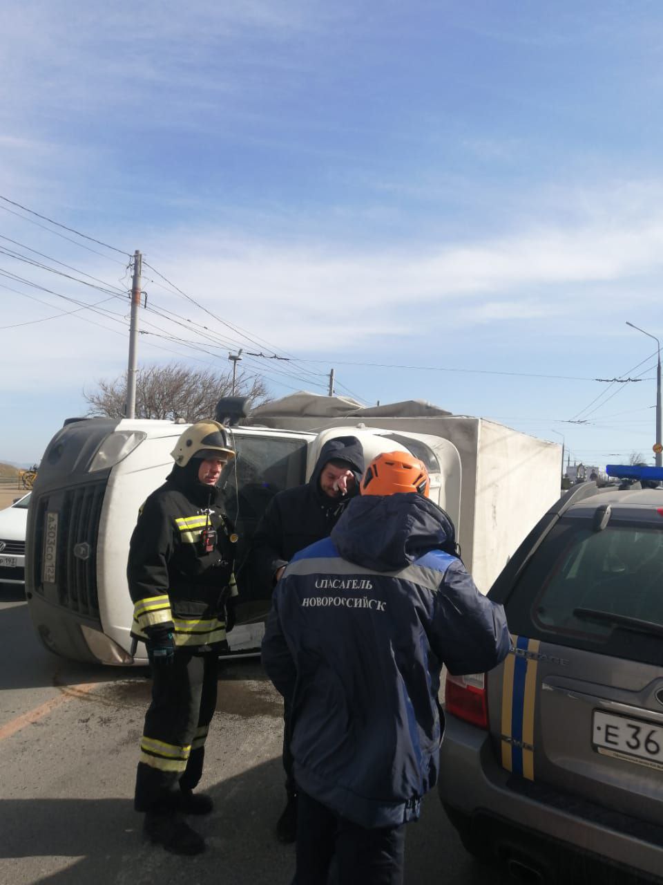 В Новороссийске порыв ветра перевернул грузовую «Газель» - 20 марта, 2022  Все новости, Происшествия «Кубань 24»