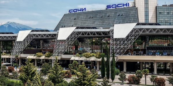 В аэропорту Сочи опровергли информацию об очередях и угрозе безопасности пассажиров