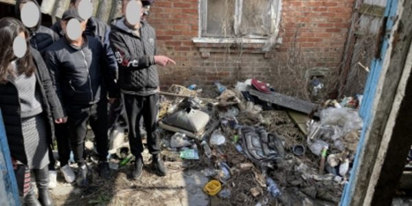 Под Краснодаром после убийства тело мужчины 4 месяца пролежало во дворе в куче мусора