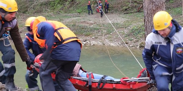 В Горячем Ключе прошел второй этап учений спасателей МЧС