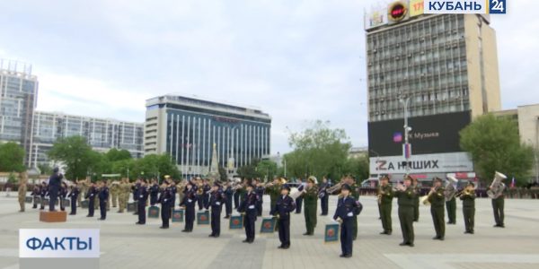 В Краснодаре отрепетировали торжественное прохождение войск городского гарнизона