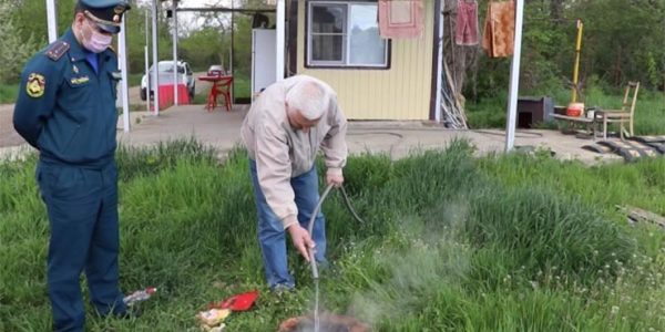 В пригороде Краснодара сотрудники МЧС провели противопожарный профилактический рейд