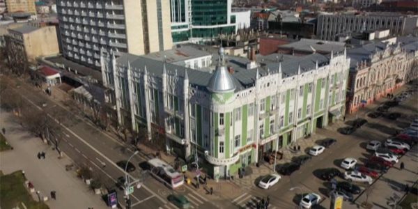 В Краснодаре завершили первый этап реставрации фасада бывшей гостиницы «Централь»