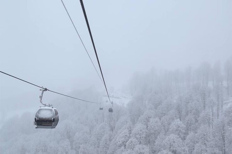 В горах Сочи в ночь на 14 апреля выпало 14 см снега